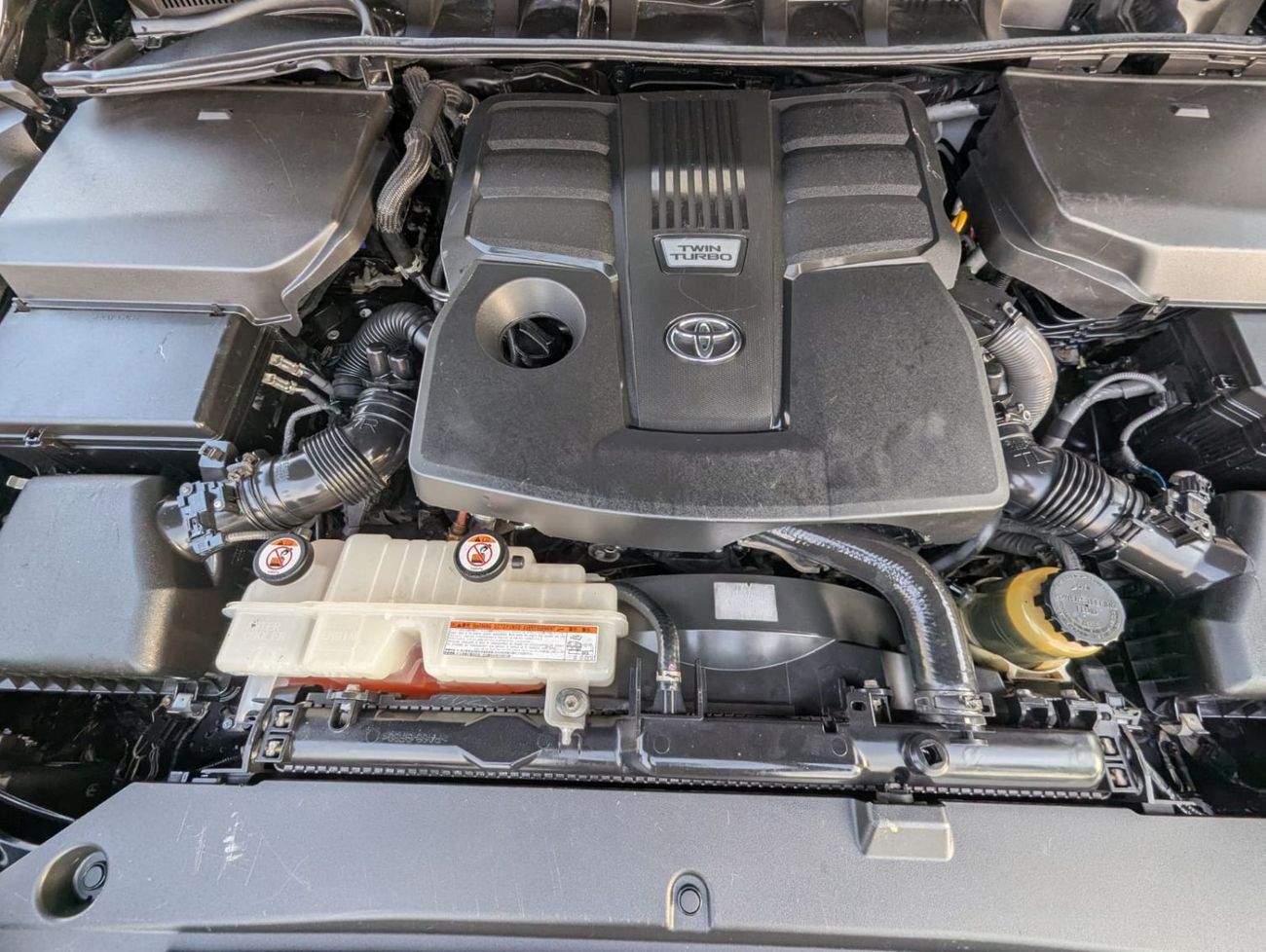 Toyota Land Cruiser Toyota Landcruiser VXR 2024 LHD black Petro  3.5L23l