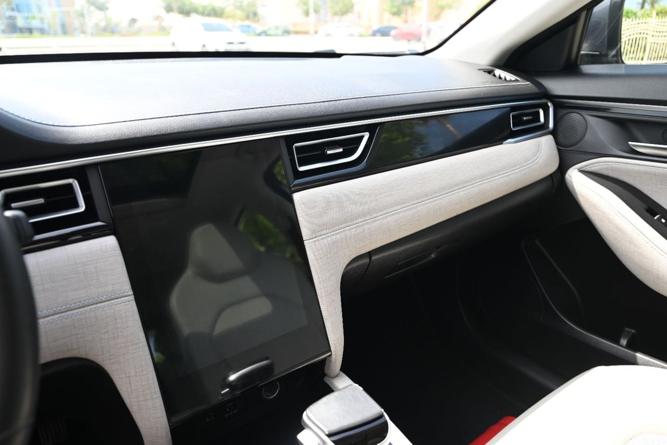 جاك J7 RAMADAN OFFER - 0% DP - JAC J7 1.5TC LUXURY 2023 - LOW MILEAGE - MINT CONDITION