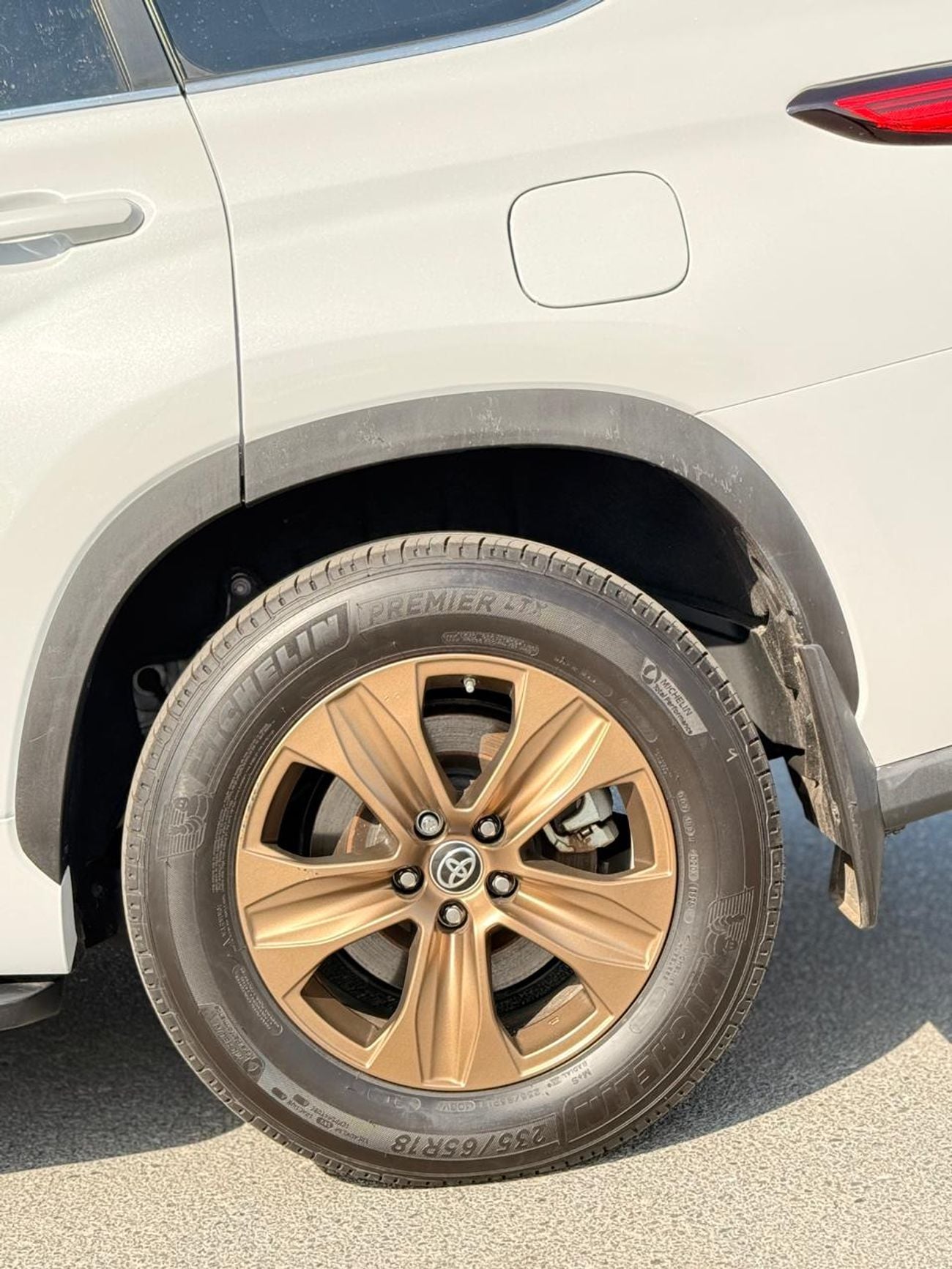 Toyota Highlander Hybrid Bronze Edition Full option 2023