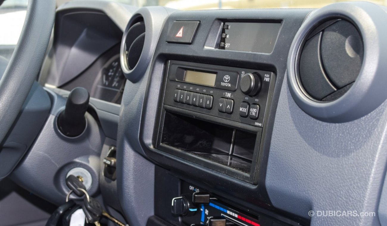 Toyota Land Cruiser Pick Up 4.2 L V6 Diesel,4/4,with Difflock , power window, center lock , ABS,