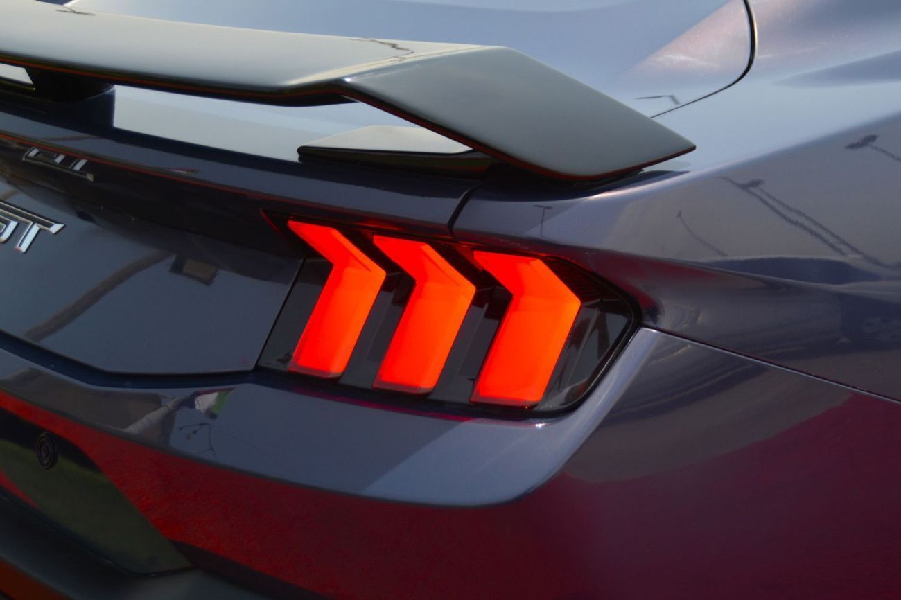 Ford Mustang GT 5.0L (435 HP) Coupe A/T PREMIUM GT WITH ACTIVE EXHAUST