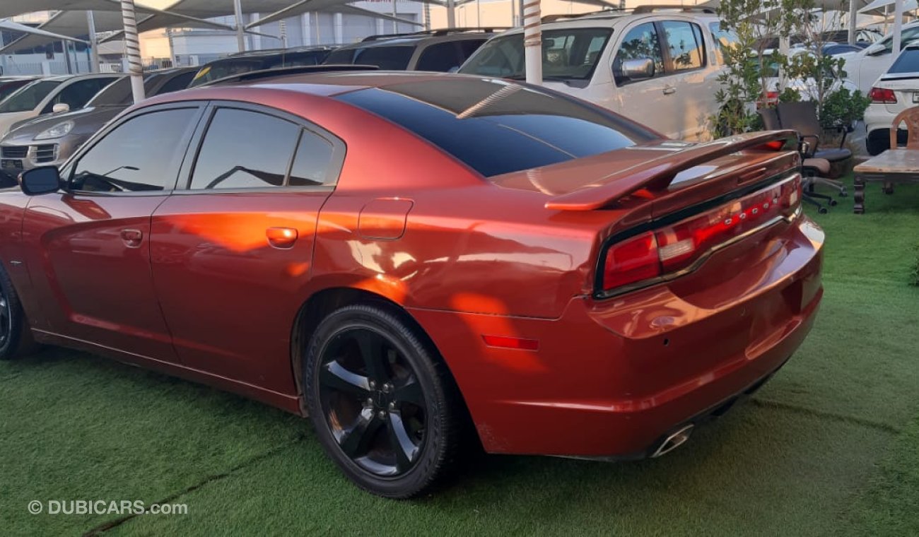 Dodge Charger - number one - hatch - leather - alloy wheels - sensors - in excellent condition, you do not