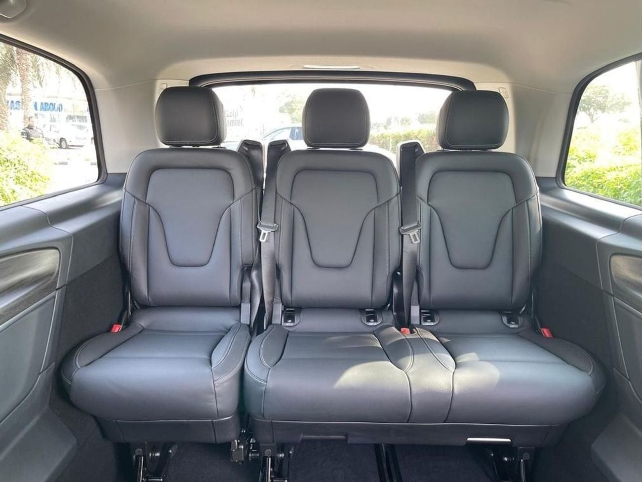 Mercedes-Benz V 300 Avantgarde 5 years Warranty 2025 GCC