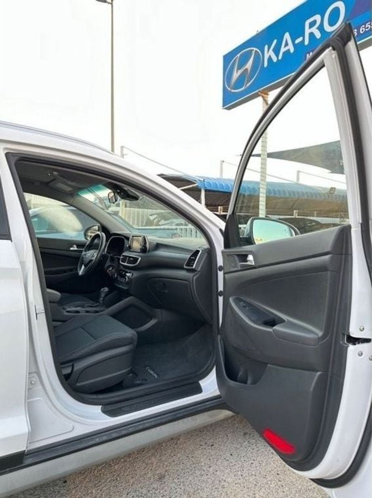 Hyundai Tucson 2.0L car in good condition 2019 Hyundai Tucson with an engine capacity of 2 liters 4wd blind spot se