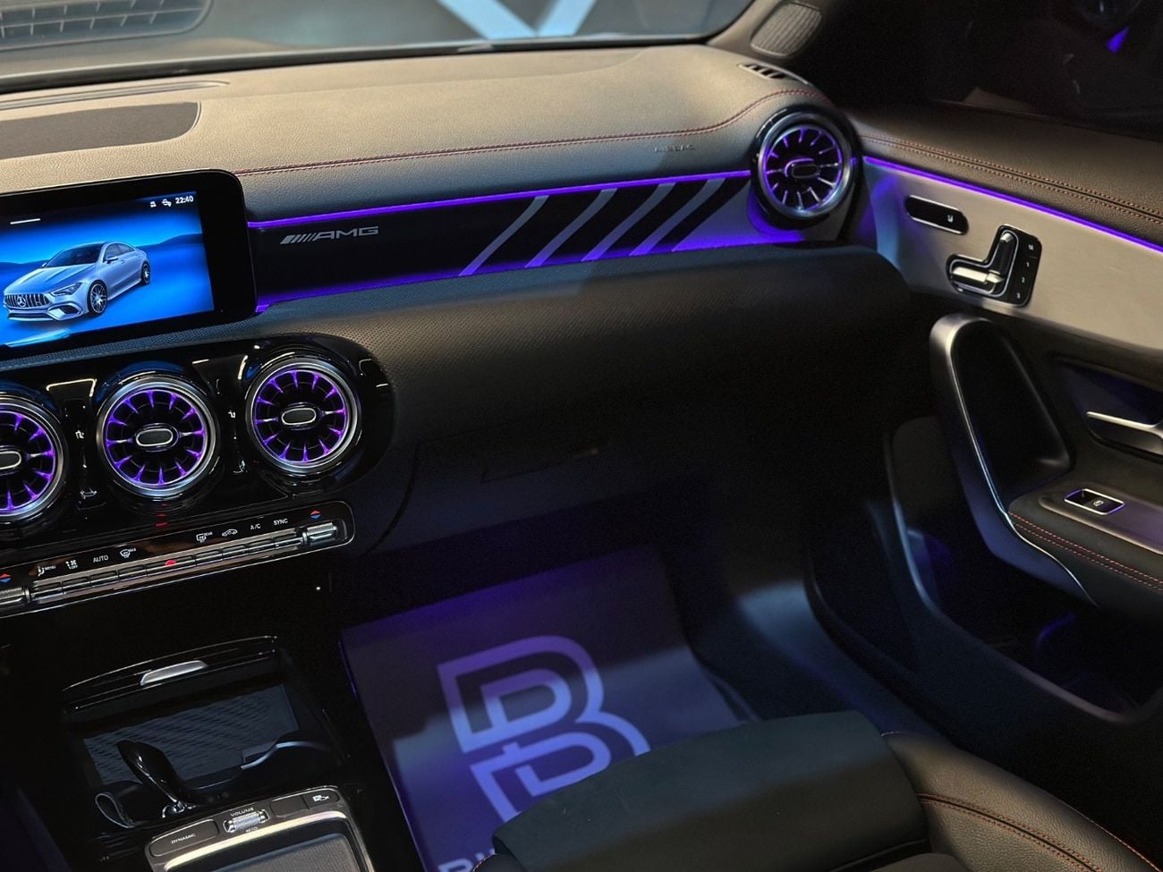 Mercedes-Benz CLA 35 AMG Premium + 2.0L MERCEDES-BENZ CLA 35 AMG | GCC | 2024 | UNDER WARRANTY & CONTRACT SERVICE (GARGASH) -