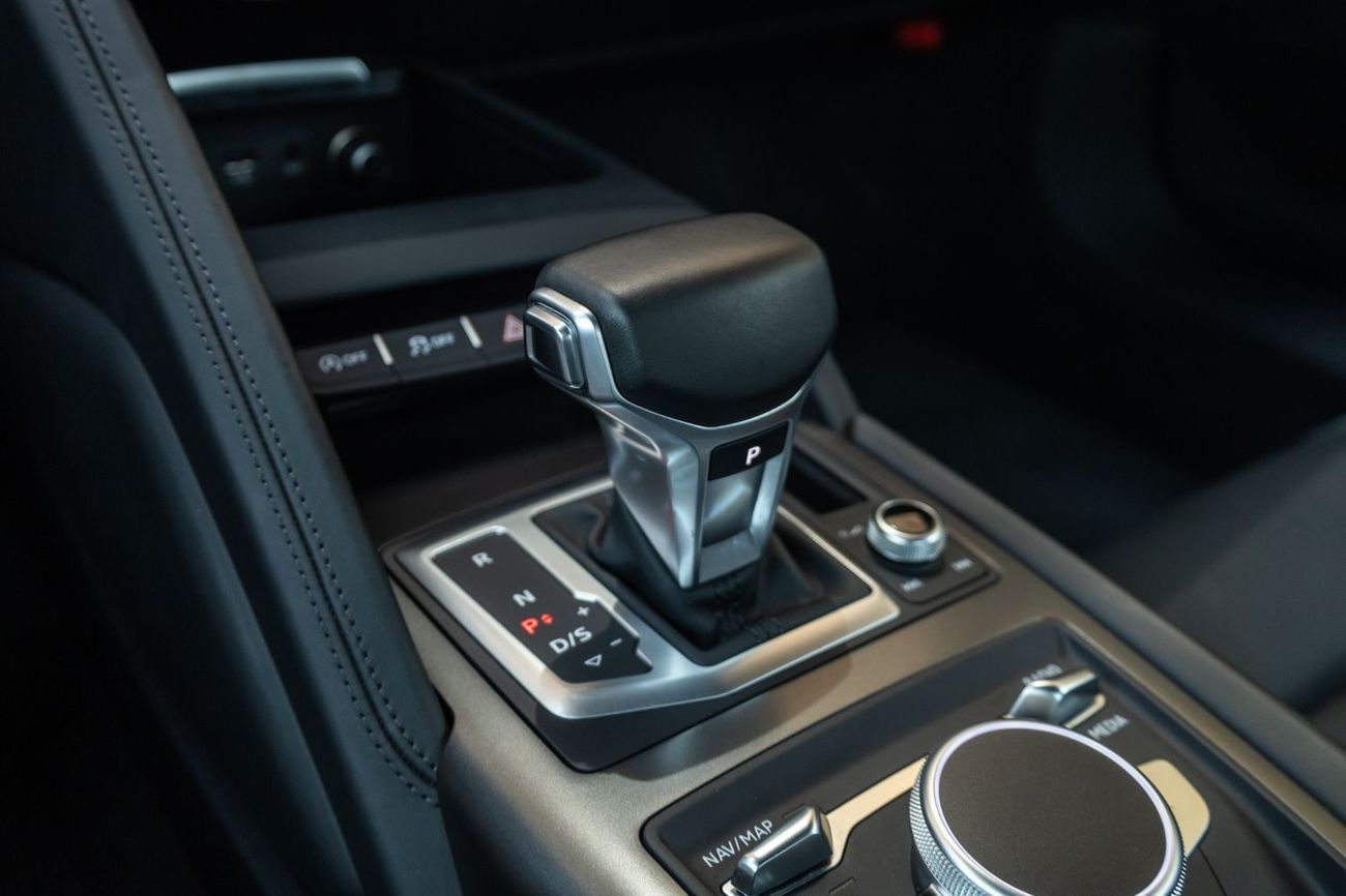 Audi R8 V10 RWD 5.2L (562 HP)