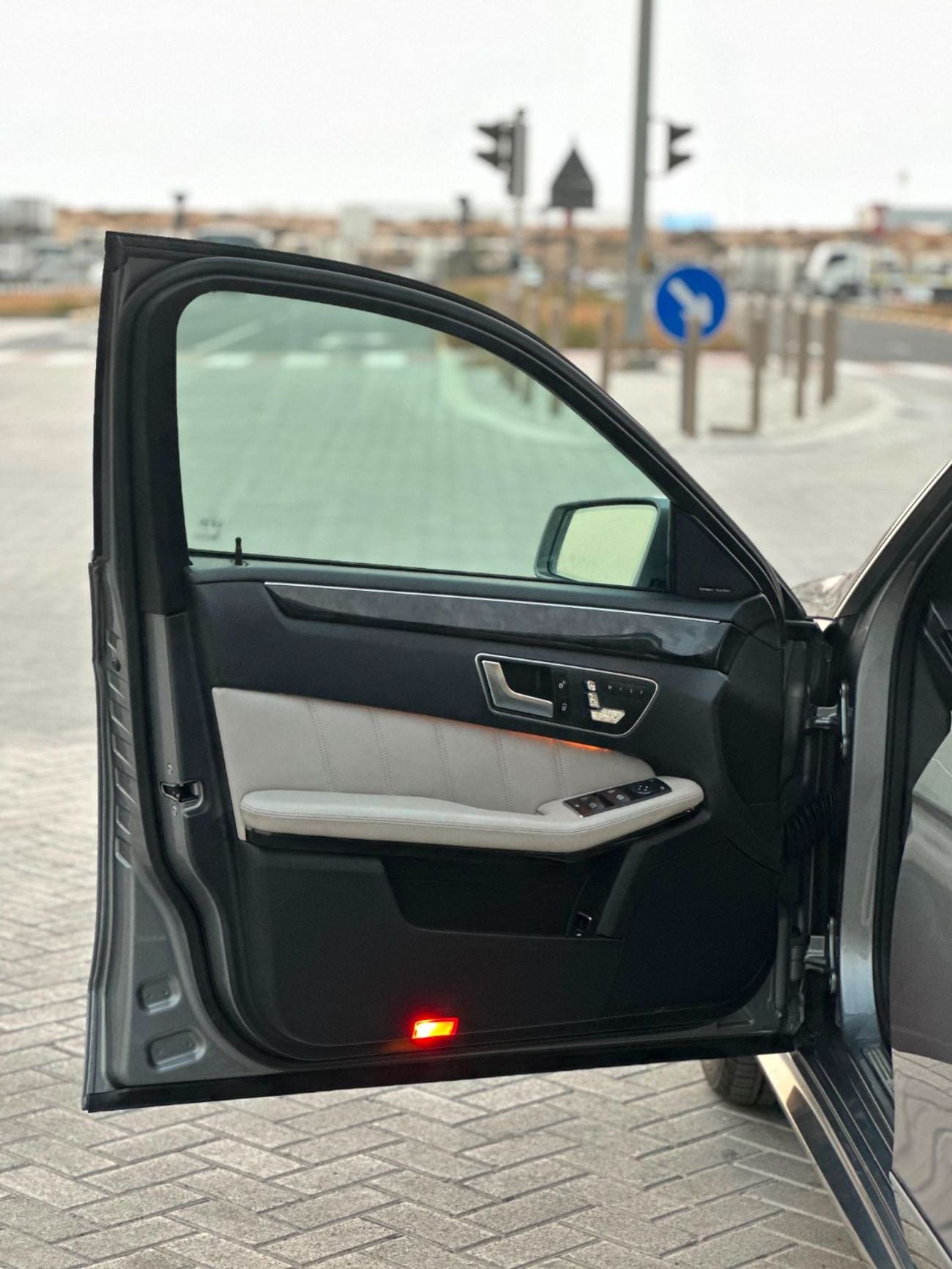 مرسيدس بنز E 350 4MATIC (NON GCC)