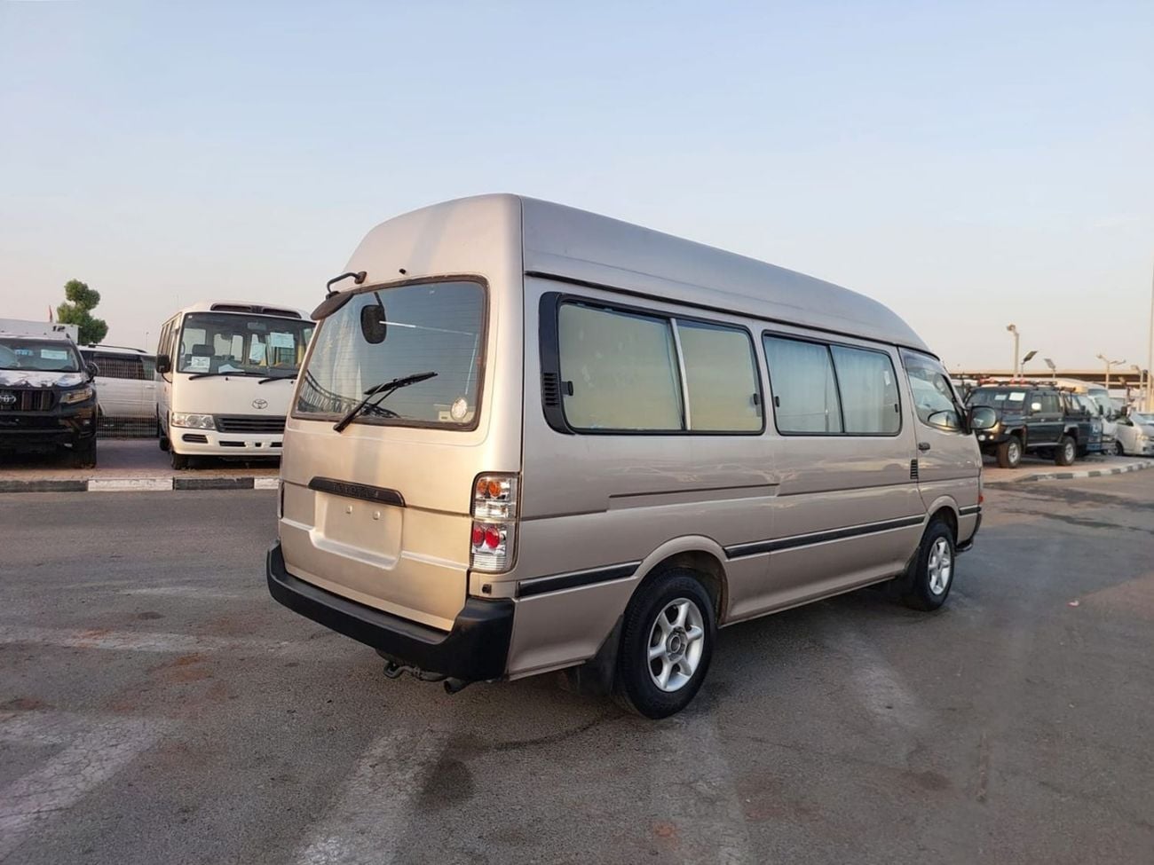 Toyota Hiace 1996 TOYOTA HIACE VAN RHD DIESEL AUTOMATIC(PM08789)