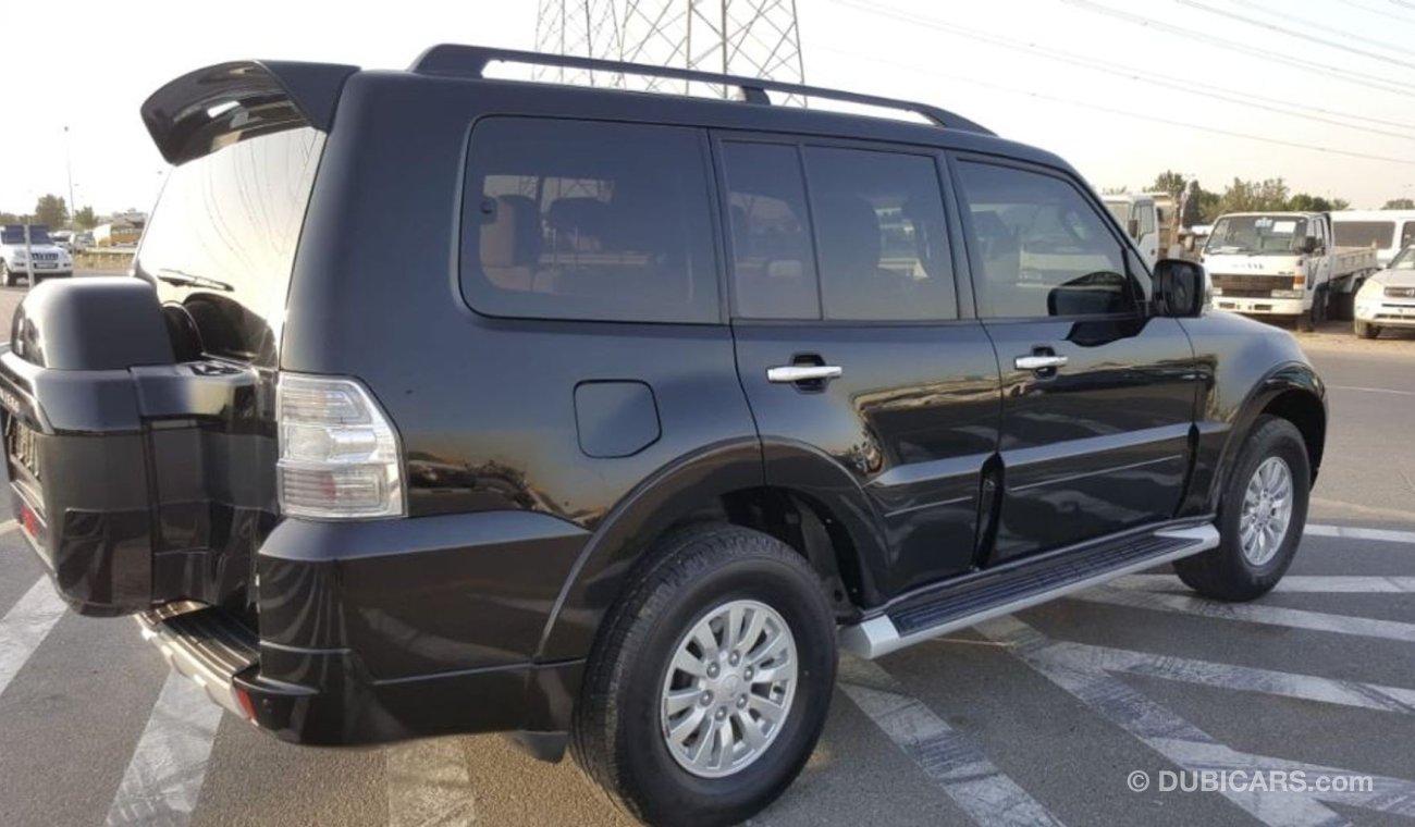 ميتسوبيشي باجيرو Mitsubishi pajero 2015