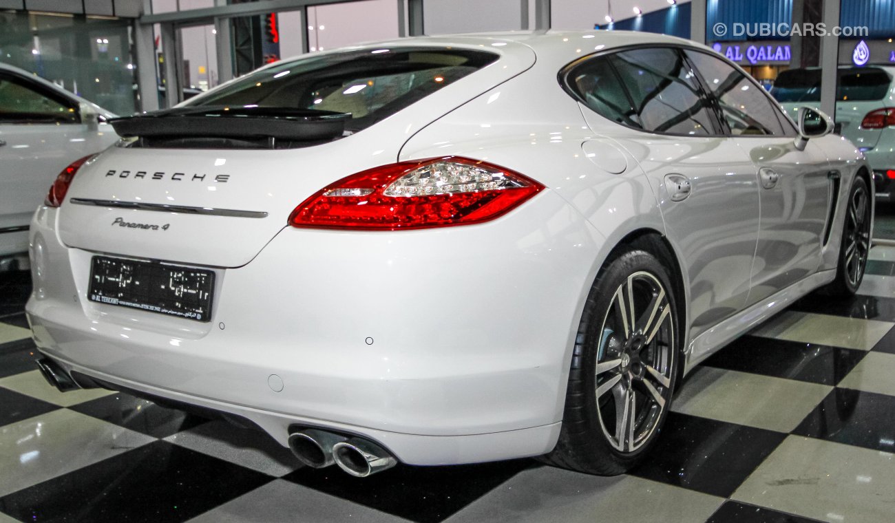 Porsche Panamera 4