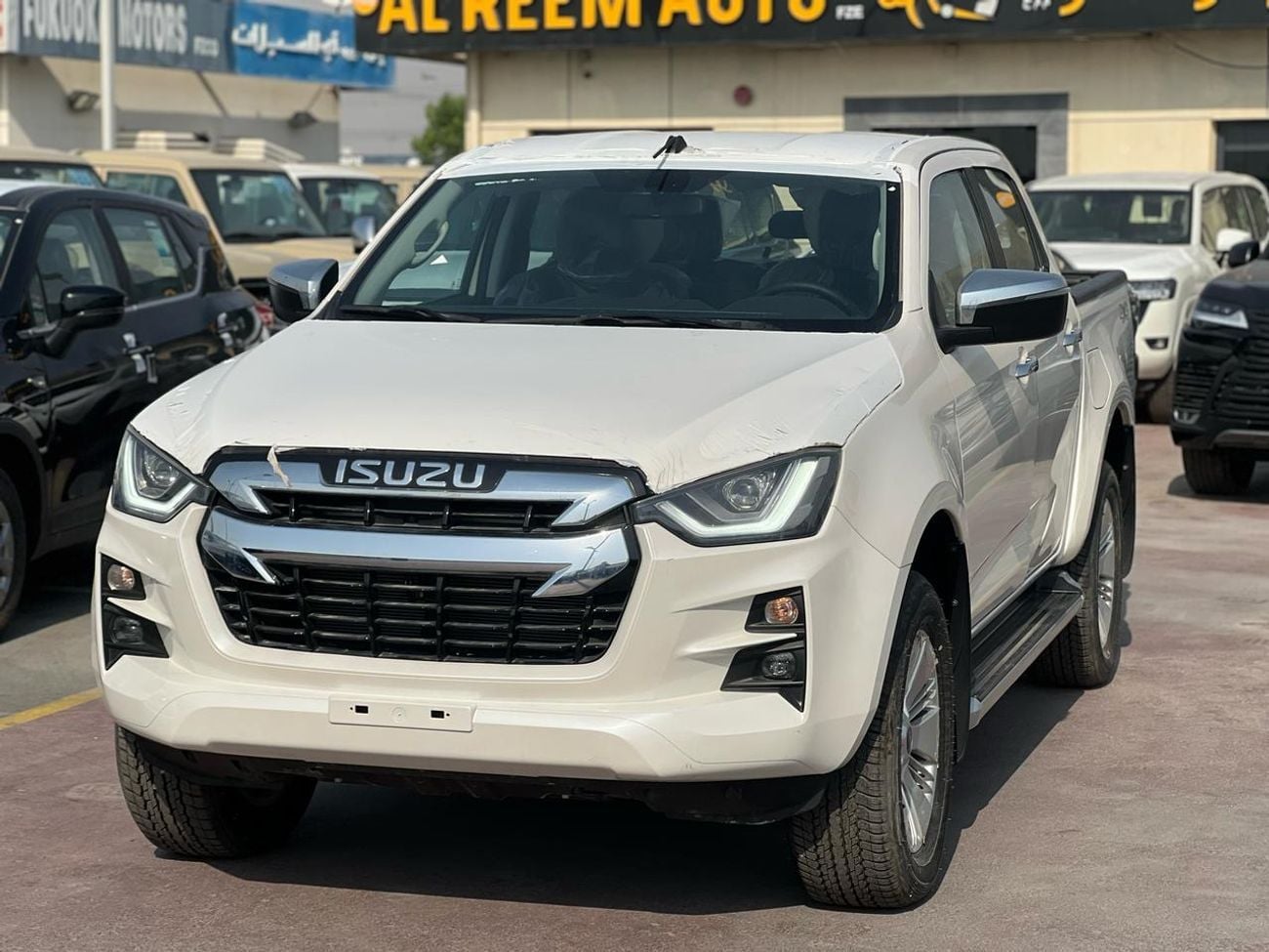 إيسوزو D ماكس 3.0L Crew Cab 4WD LS (A/T)