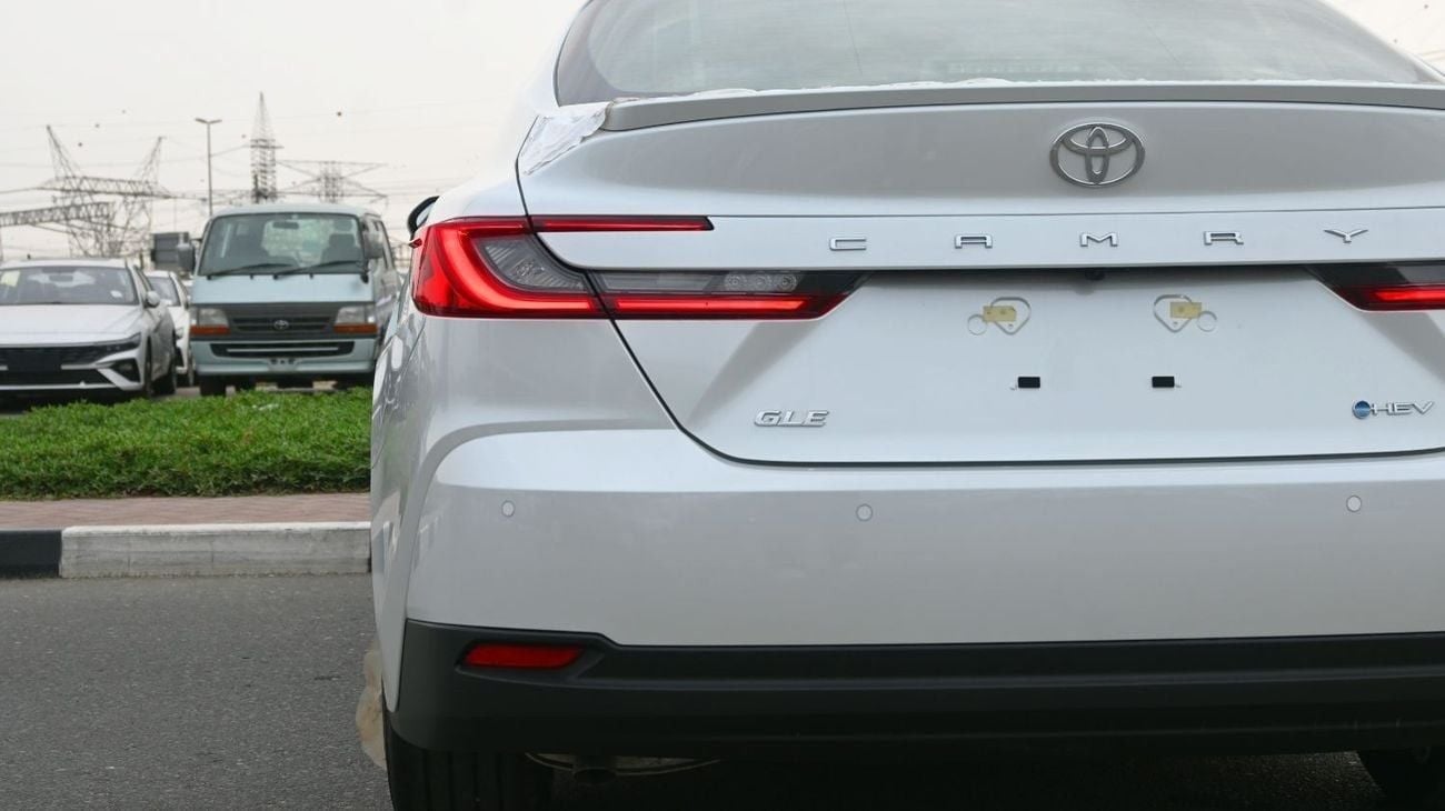 Toyota Camry GLE 2.5L Toyota Camry Hybrid GLE