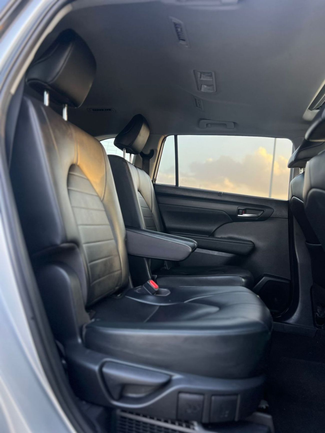 Toyota Highlander GLE HEV 2023 Toyota Highlander Hybrid Full Option - 2.5L V4 - AWD 4x4 - Rear Camera - Sunroof - Leather s