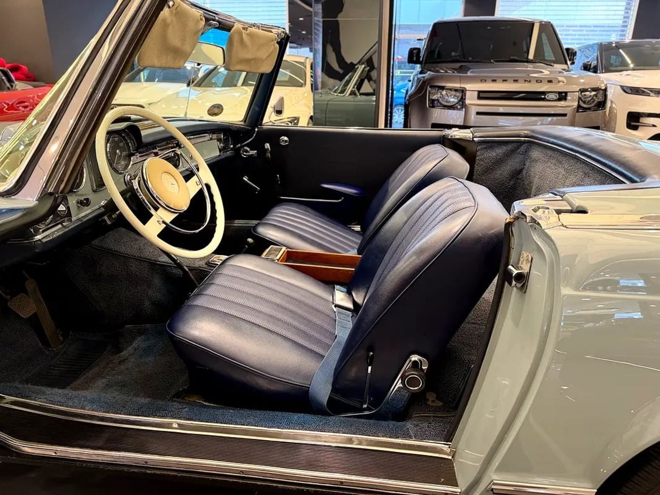 Mercedes Benz SL 280 Pagoda (W113) - Japanese Specs