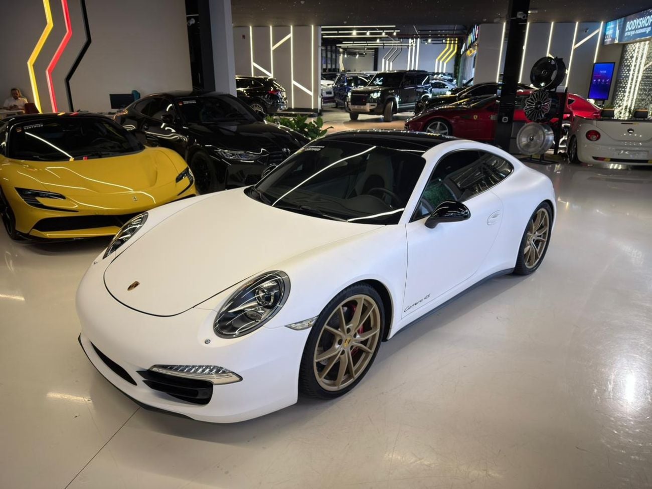 Porsche 911 Carrera 4S 3.8L Coupe 2014 Porsche 911 Carrera 4S - GCC Specs - Full Service History Available