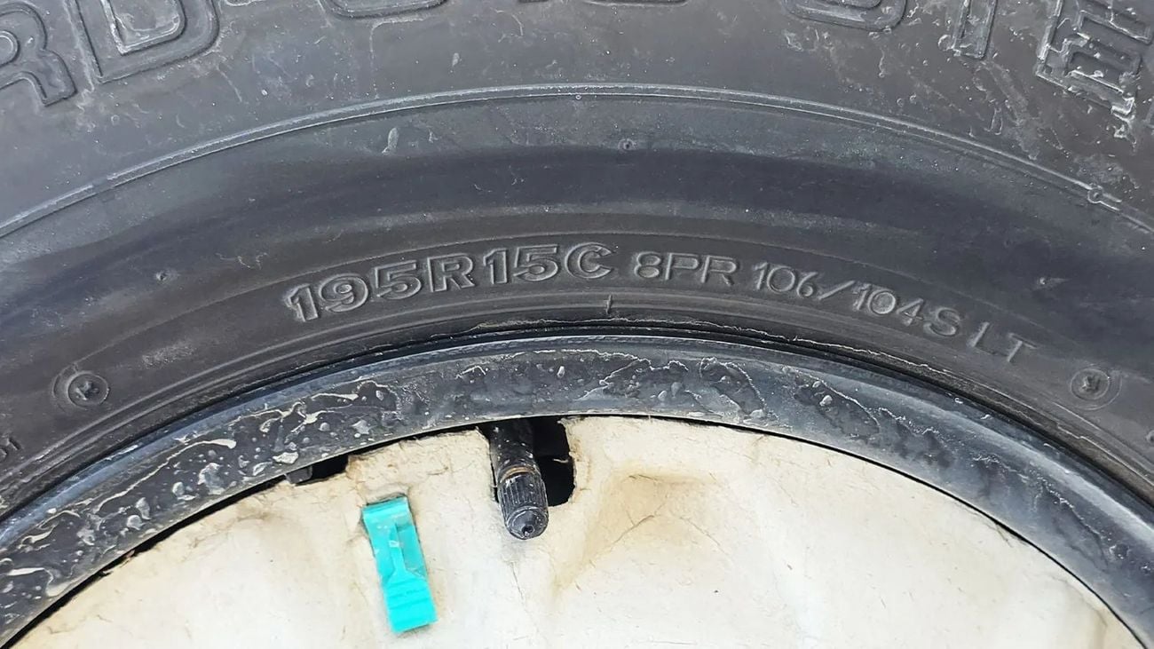 Toyota Hiace Toyota/HIACE D/ 2.5L PNL VAN AC STD RF MT