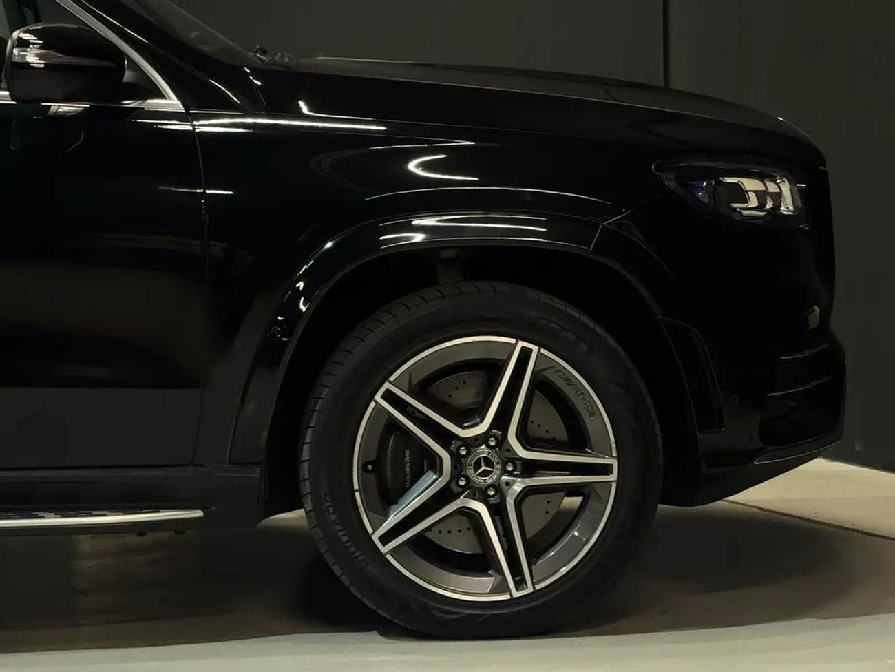 Mercedes Benz GLS580 STD | Ultra Low KM | V8 | AED 179,999
