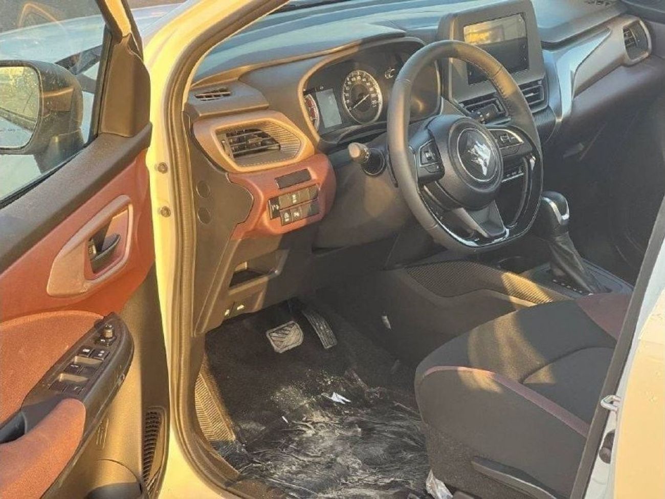 سوزوكي فرونكس GL 1.5L HYBRID A/T // 2024 // خيار وسط مع نظام تثبيت السرعة، كاميرا خلفية // عرض خاص // من FORMULA A