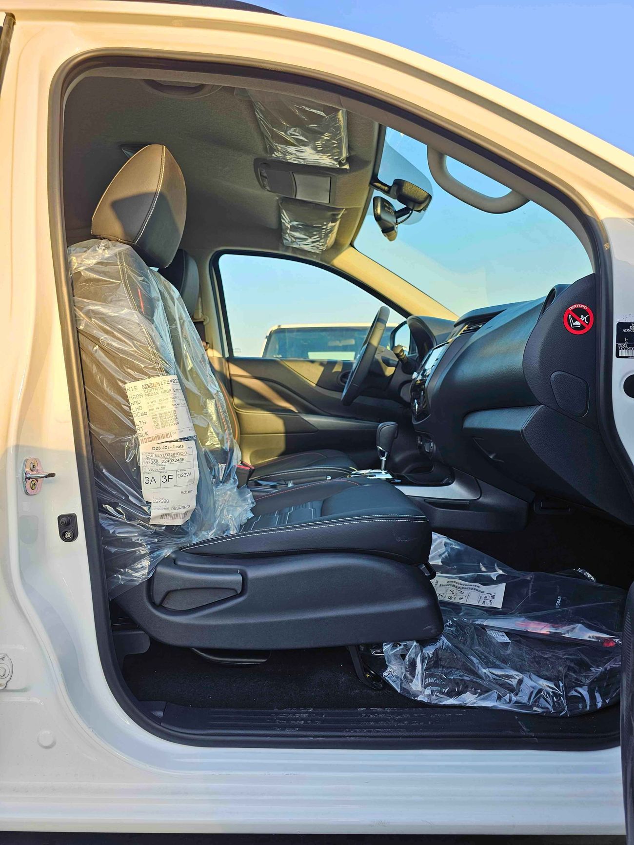 Nissan Navara PRO 4X / A/T / 2.5L V4 DSL / 360* CAMERA / BIG BODY / BED LINER / BODY KIT (CODE # 69081)