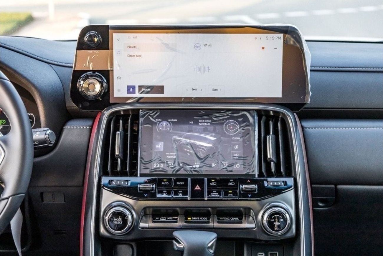 لكزس LX 600 سيجناتشر