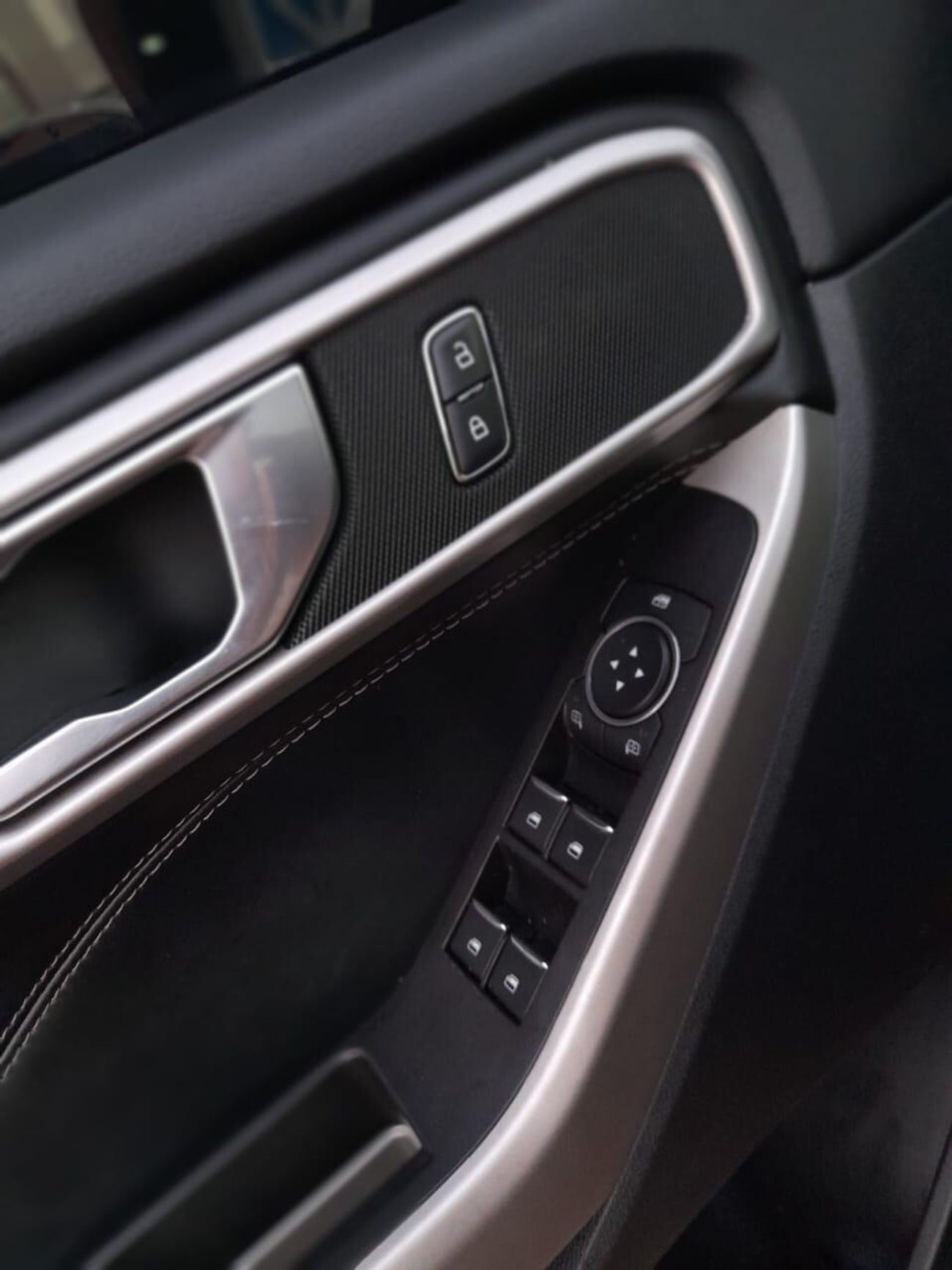 فورد إكسبلورر XLT ( 4WD)