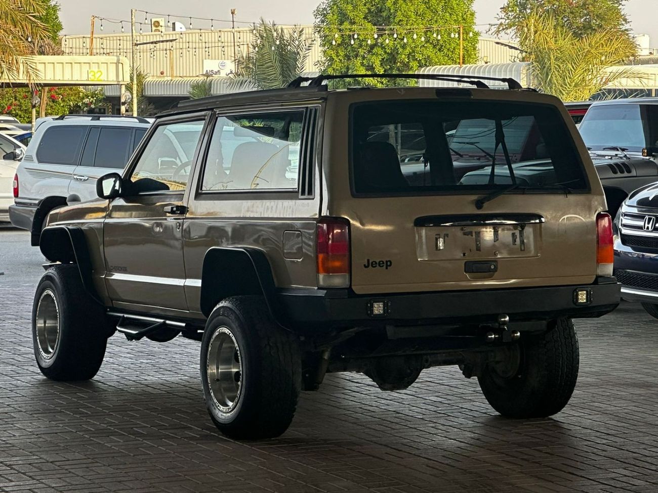 جيب شيروكي جيب شيروكي كوبيه 1996 وارد