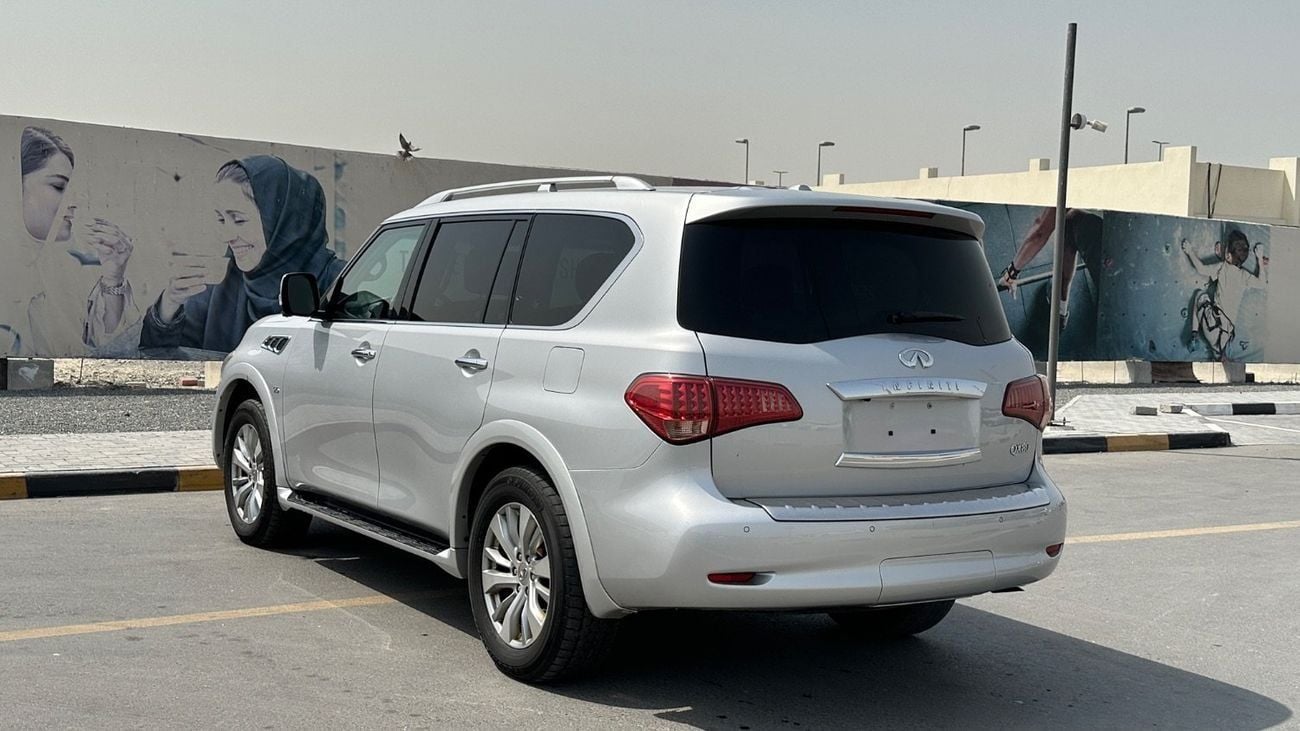 Infiniti QX80 LUXURY Standard 5.6L Full option original paint without accident