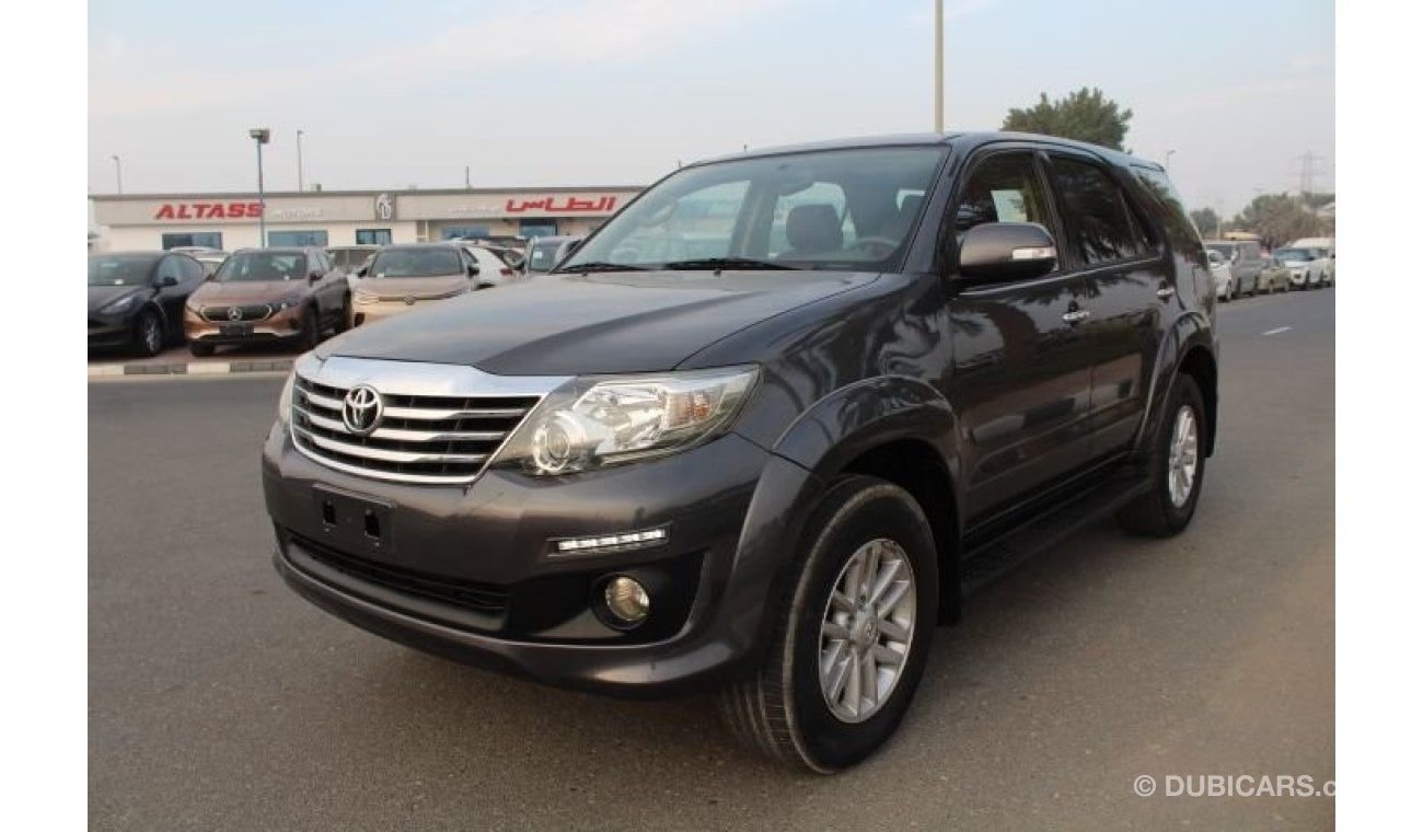 Toyota Fortuner TOYOTA FORTUNER SR5 2012 MODEL