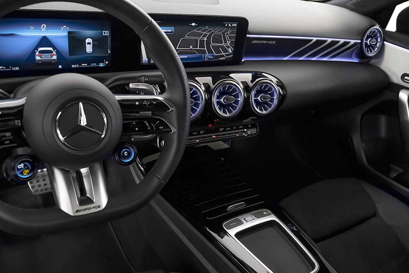 مرسيدس بنز A 35 AMG 4MATIC Hatchback