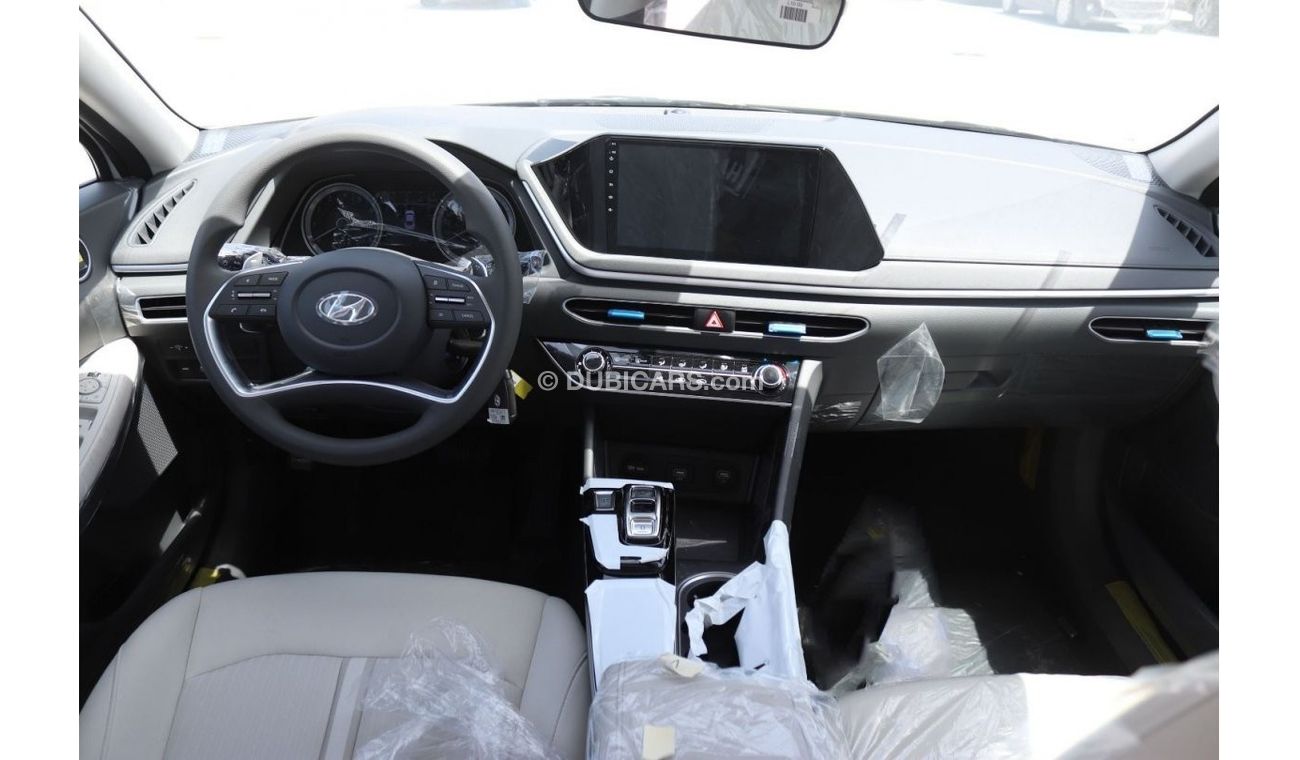 Hyundai Sonata 2.5L PETROL, MONITOR, SEDAN , FWD, 4 DOORS, COLOR WHITE, MULTIMEDIA STEEING, MODEL 2022. FOR EXPORT
