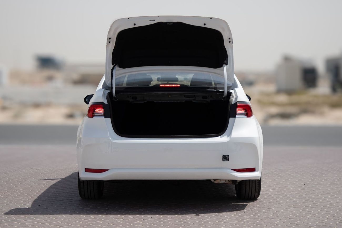 تويوتا كورولا 2025 Toyota Corolla Elite 1.8 - Hybrid - White Inside Black | Export Only