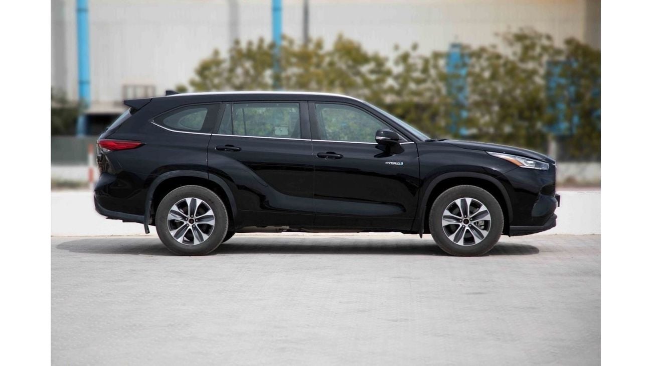 New 2023 Toyota Highlander 2.5 GLE - Attitude Black Inside Medium 