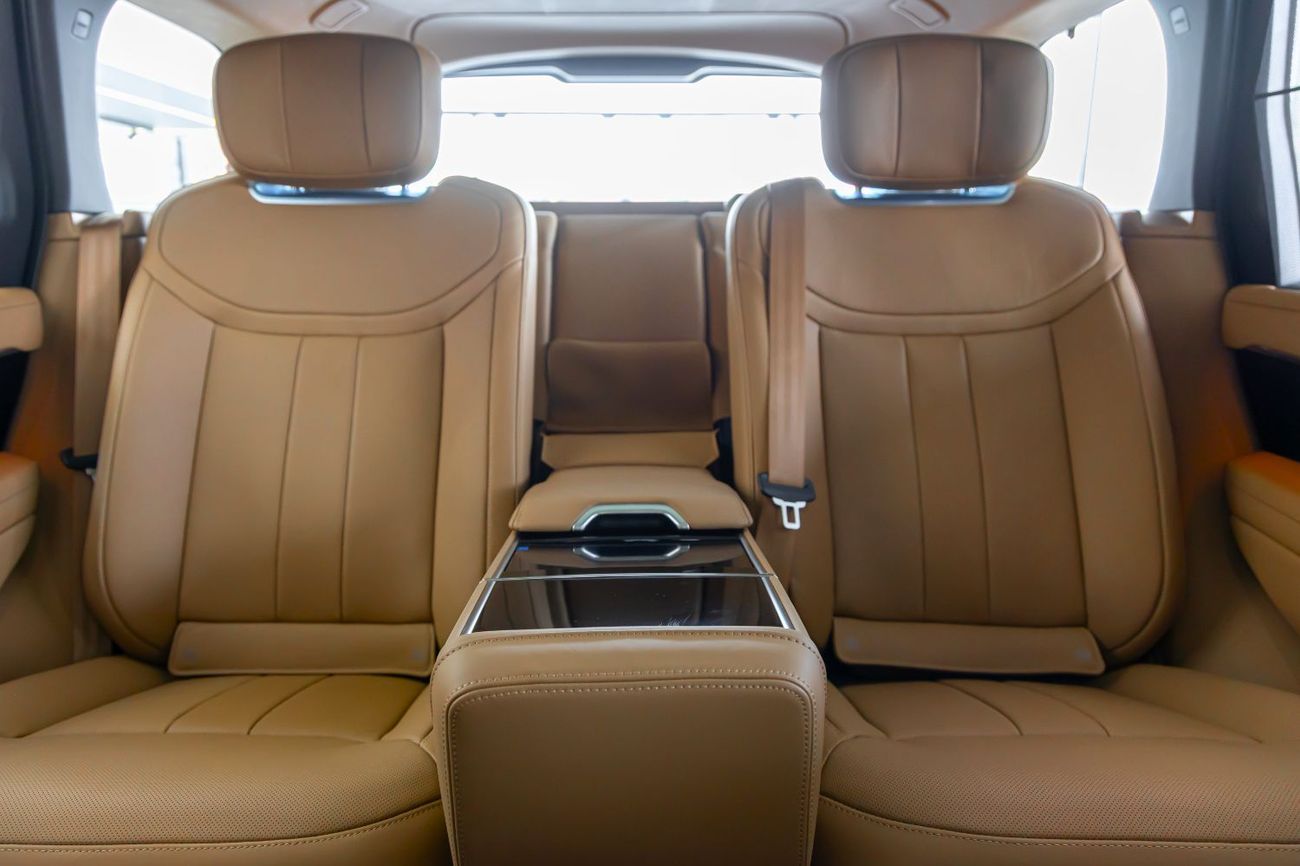 لاند روفر رينج روفر Range Rover Vogue P530 Autobiography |  | GCC Specs | V8 | Full Options | 2026 (Export)