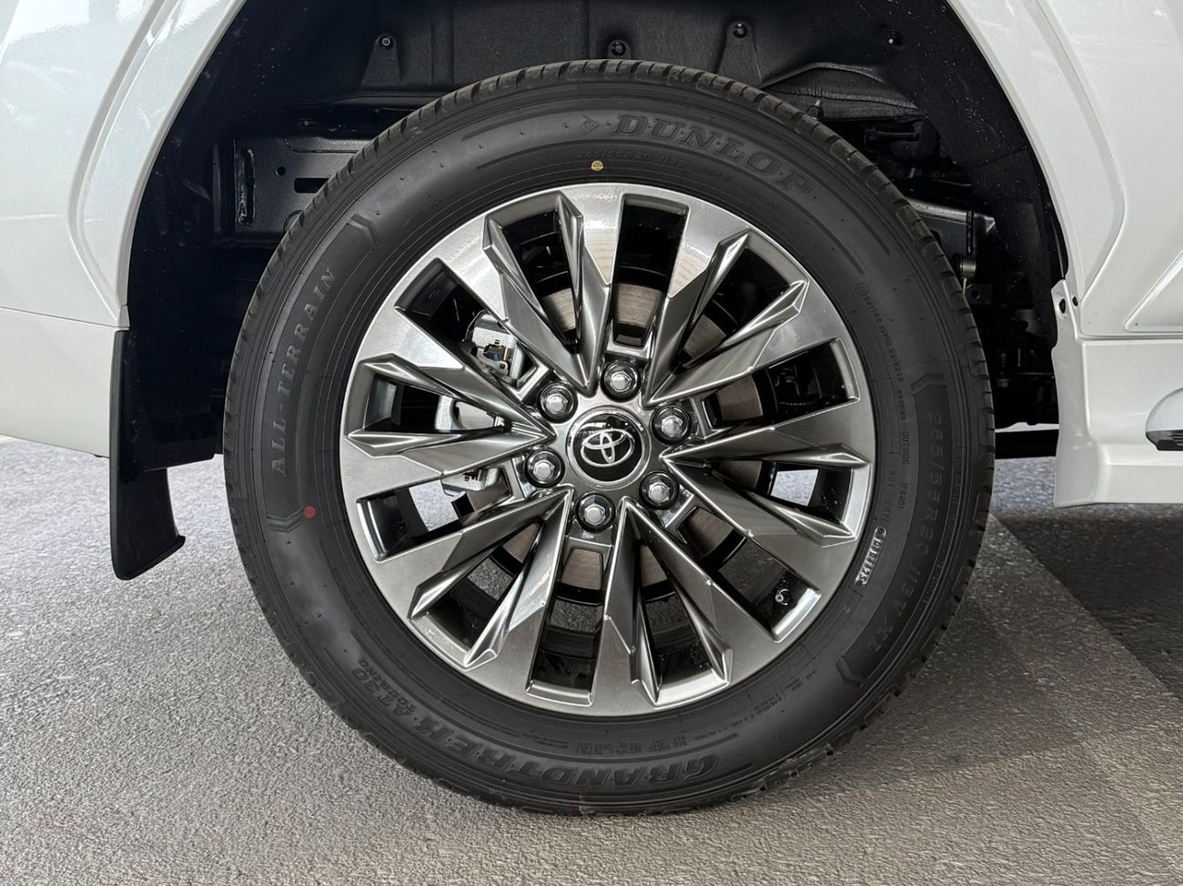 Toyota Land Cruiser 2026 TOYOTA LAND CRUISER 300 VXR 3.5 HYBRID HEV **EXPORT ONLY**التصدير فقط خارج الخليج***