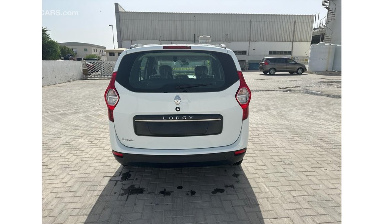 رينو لودجي Renault Lodgy Minivan 2WD Zen 1.5L Turbo Diesel 5-Speed MT 7-Seater