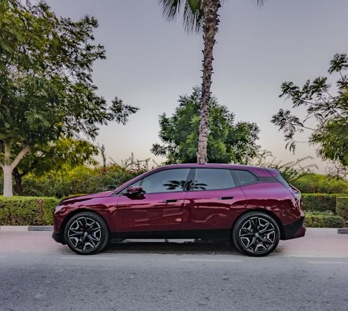 بي أم دبليو iX XDRIVE40