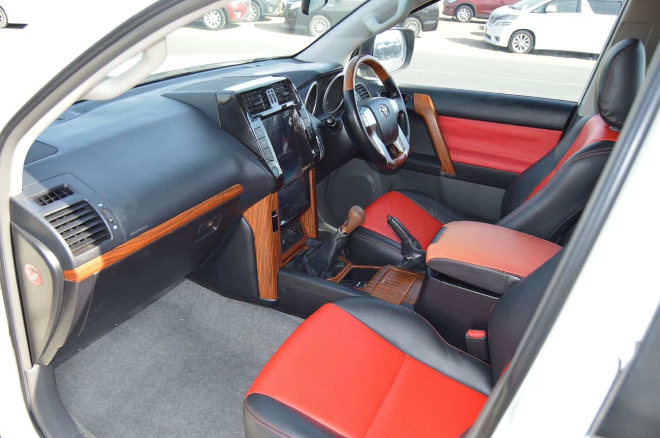 Toyota Prado *Land cruiser Prado*   Right Hand Drive Model: *2011* Push button start,  Engine: V4