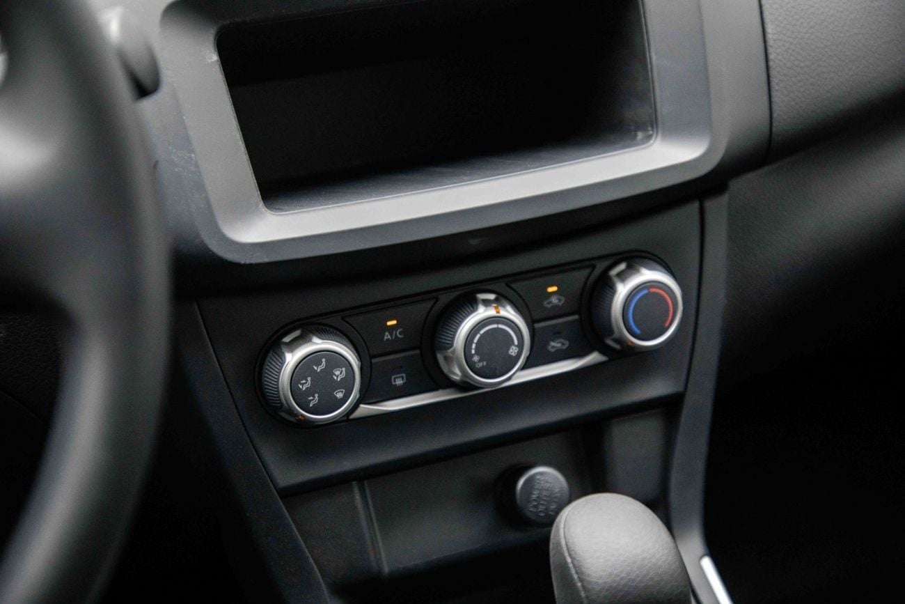 نيسان سيلفي Classic XE 1.6L - White Inside Black | Export Only