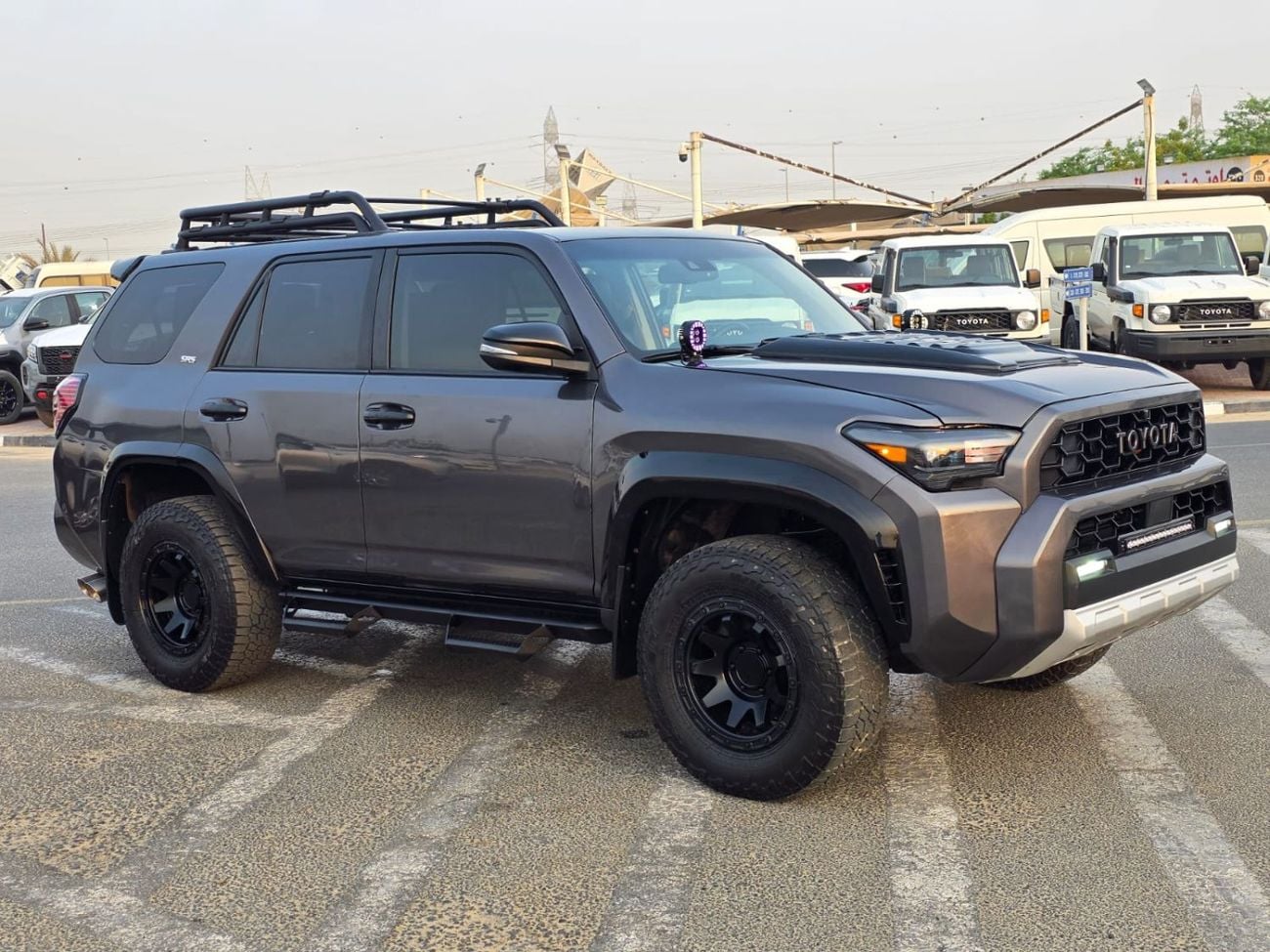 Toyota 4Runner LIMITED faceleft 2025 ( sunroof, 4x4, leather seat and 7 seater)