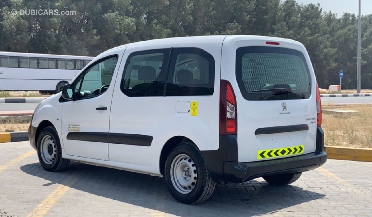 Peugeot Partner Tepee 2018 - 5 Seats Ref#189