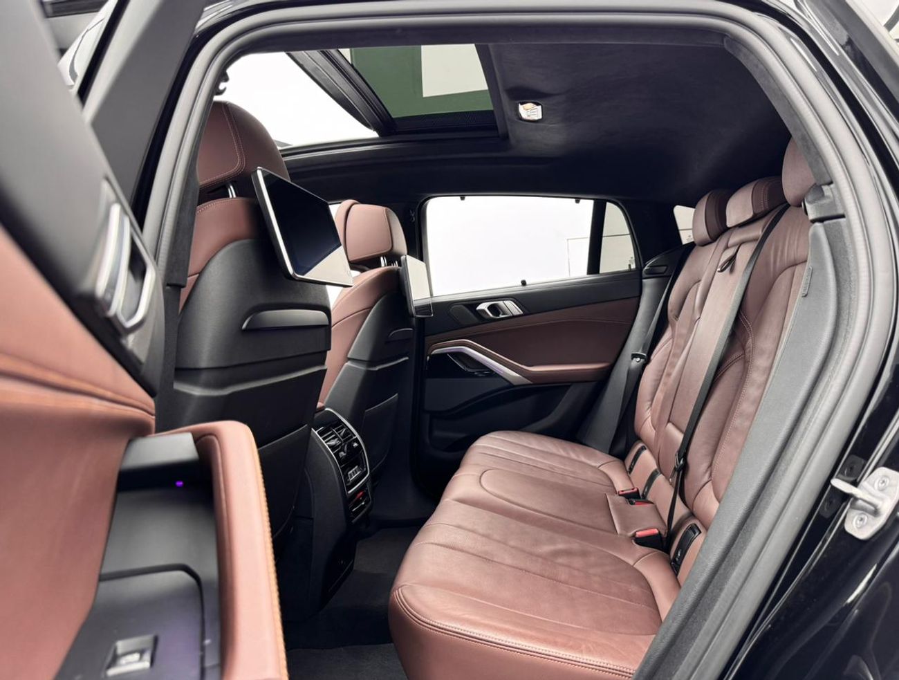 بي أم دبليو X6 M50i 4.4L 2022 BMW X6 M50i, BMW Service History, 2027 BMW Warranty and Service Pack, GCC