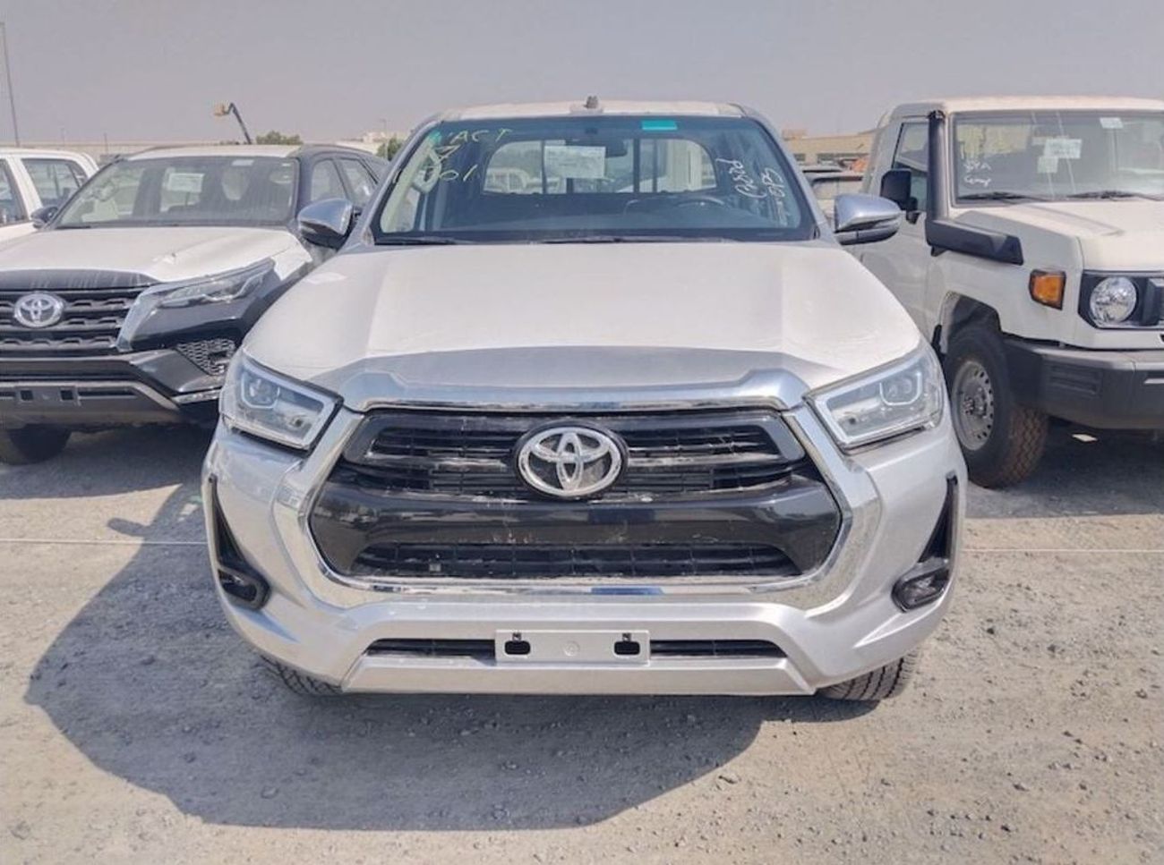 Toyota Hilux TOYOTA HILUX DOUBLE CAB FULL AUTO DIESEL 2.4L G4