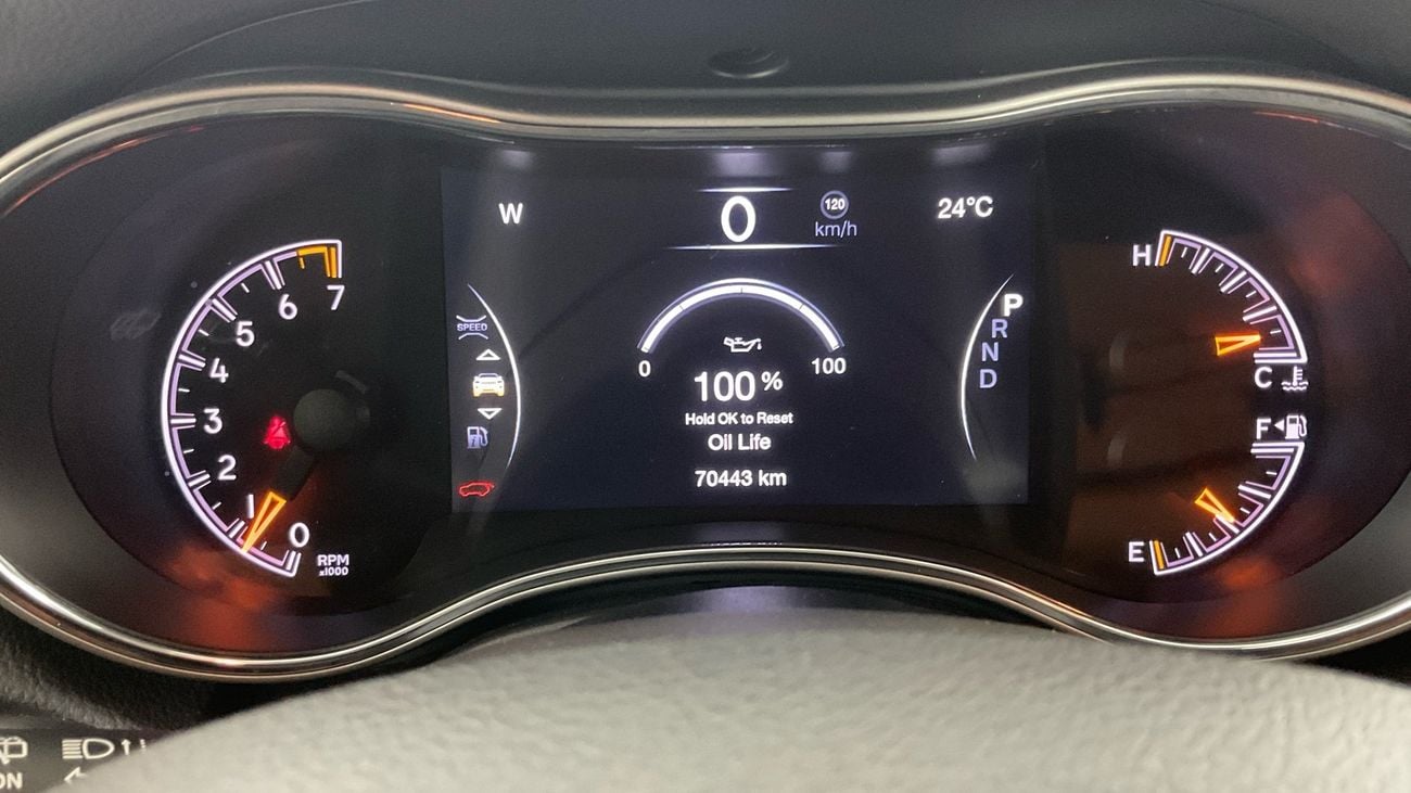 جيب جراند شيروكي Laredo | upto AED 20,000 Ramadan Discount | شامل الضمان | 0 ﺪﻔﻋﺓ ﺃﻮﻟﻯ