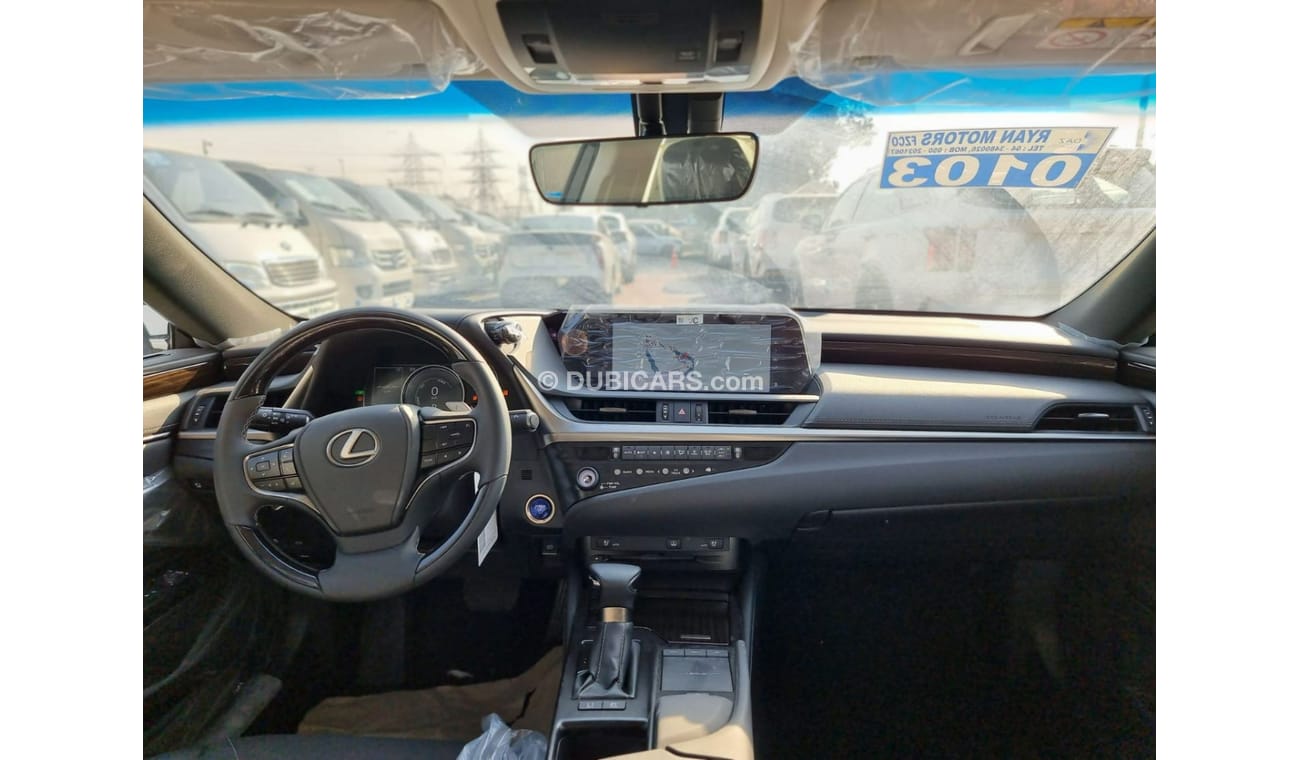 Lexus ES 300 Lexus ES300h (AXZH10) 2.5L Sedan FWD 4 Doors Black  Hybrid Euro 4  Model 2019