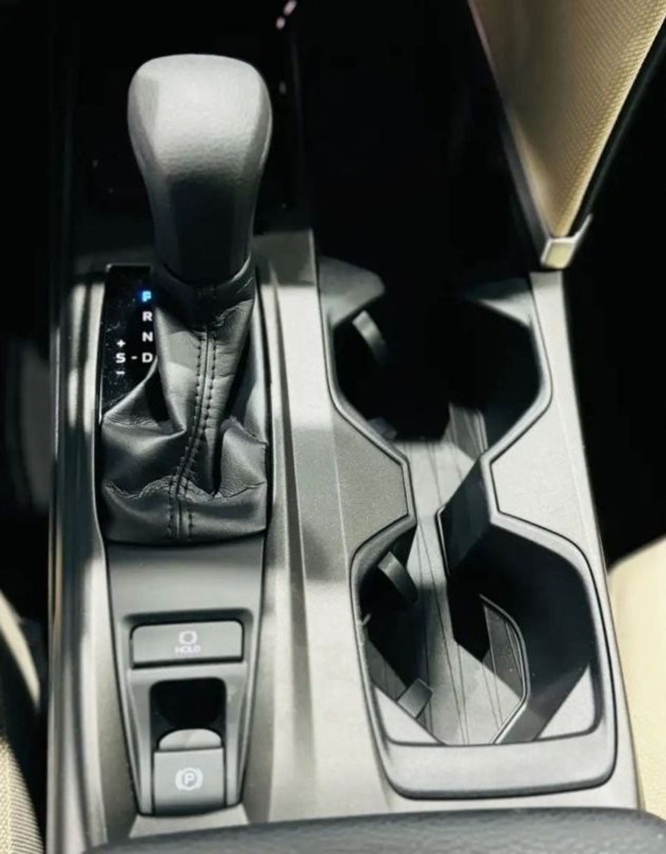 Toyota Camry 2.5L HYBRID 2024 GCC