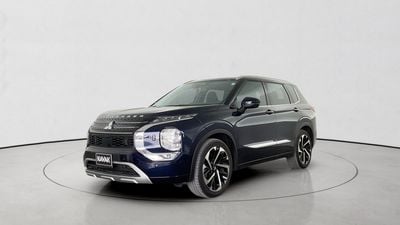 ميتسوبيشي آوتلاندر PREMIUM LAUNCH EDITION | شامل الضمان | 0 ﺪﻔﻋﺓ ﺃﻮﻟﻯ
