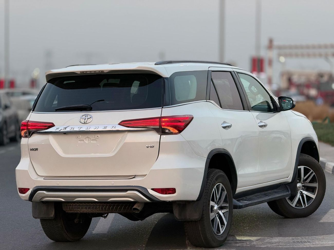 Toyota Fortuner Toyota fortuner 2019 white with orange interior LHD gcc specs 7 seaters