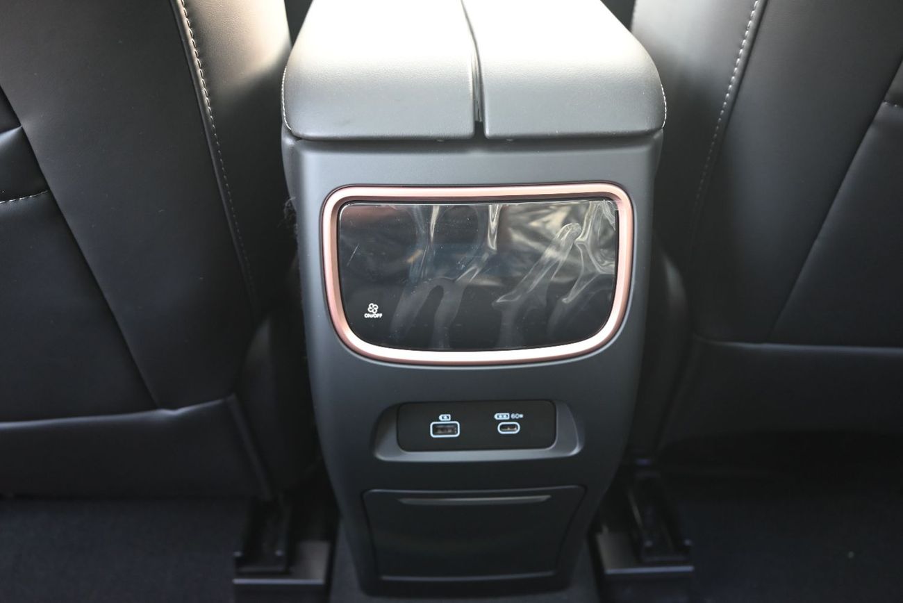 Exeed VX Flagship 2.0T EMI 1750 AED - EXEED VX 2025 - FLAGSHIP EDITION