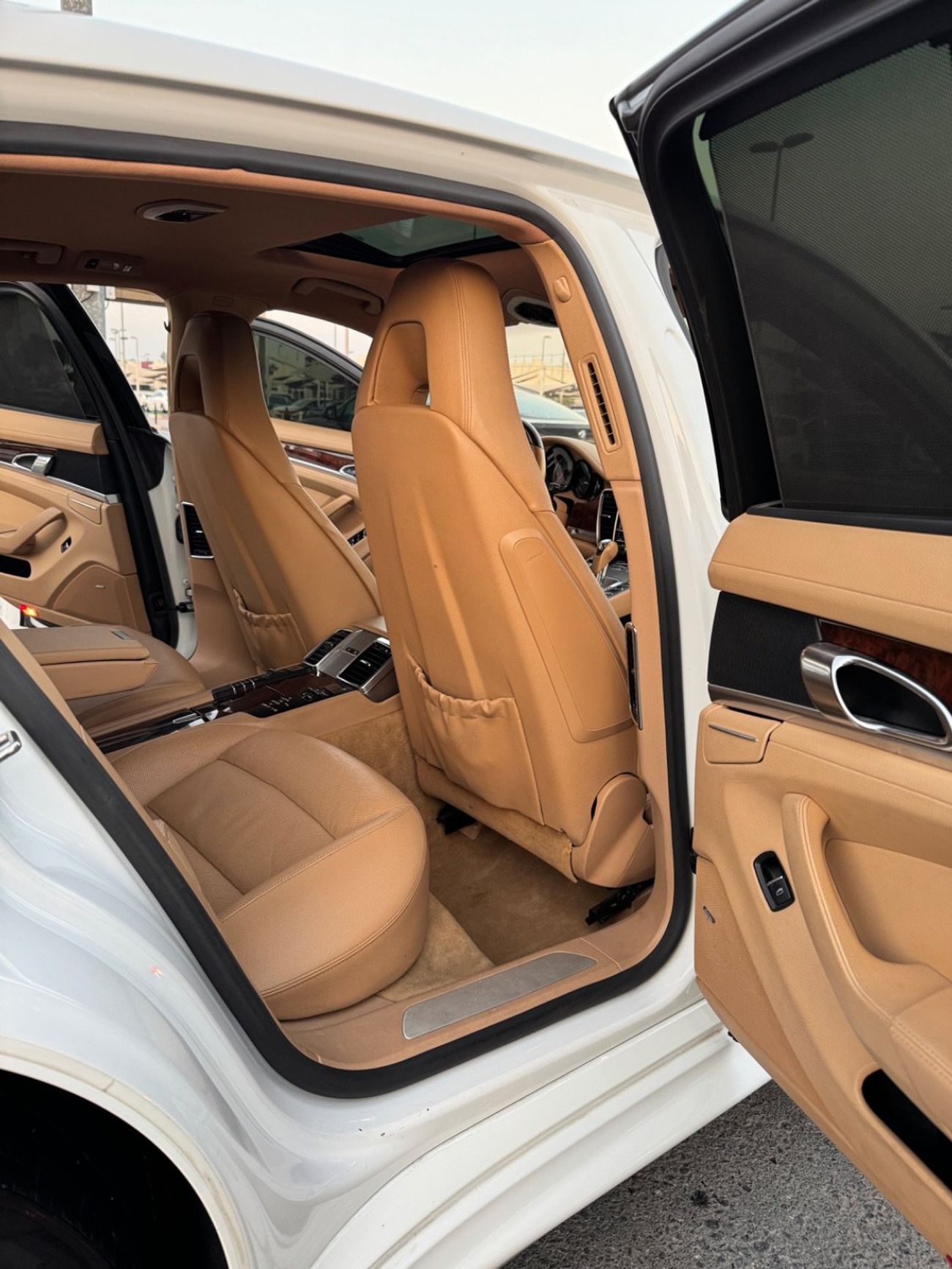 Porsche Panamera 4S 4.8L