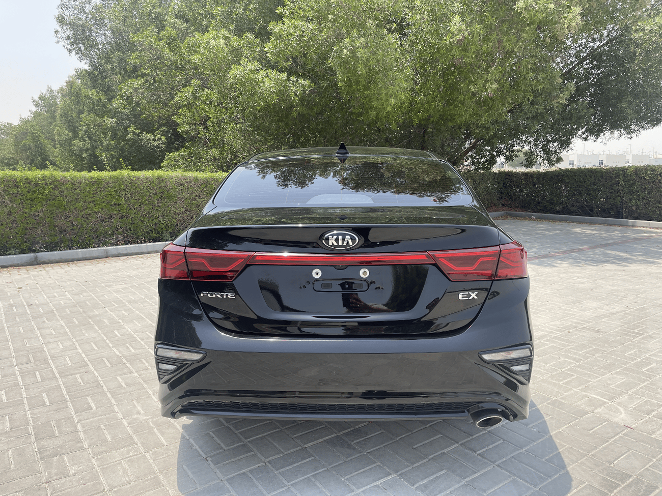 Kia Forte Kia Forte Ex 2020 Black 2.0L 4 GT vin: 3KPF54AD9LE220222    full option Excellent Condition   * CAR 